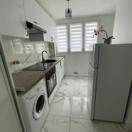 Appartement 2 Pieces, Salon Et Chambre, 44M2 Refait A Neuf Clichy Exterior foto